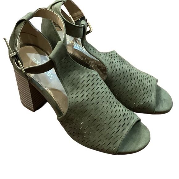 EXPRESS Perforated chunky block heel shoes olive green size 6 peep toe - Picture 3 of 10